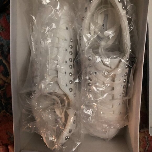 Steve Madden Leopard/Studded Detailed "Belle" Sneakers Size 8.5 NWT - Picture 10 of 13